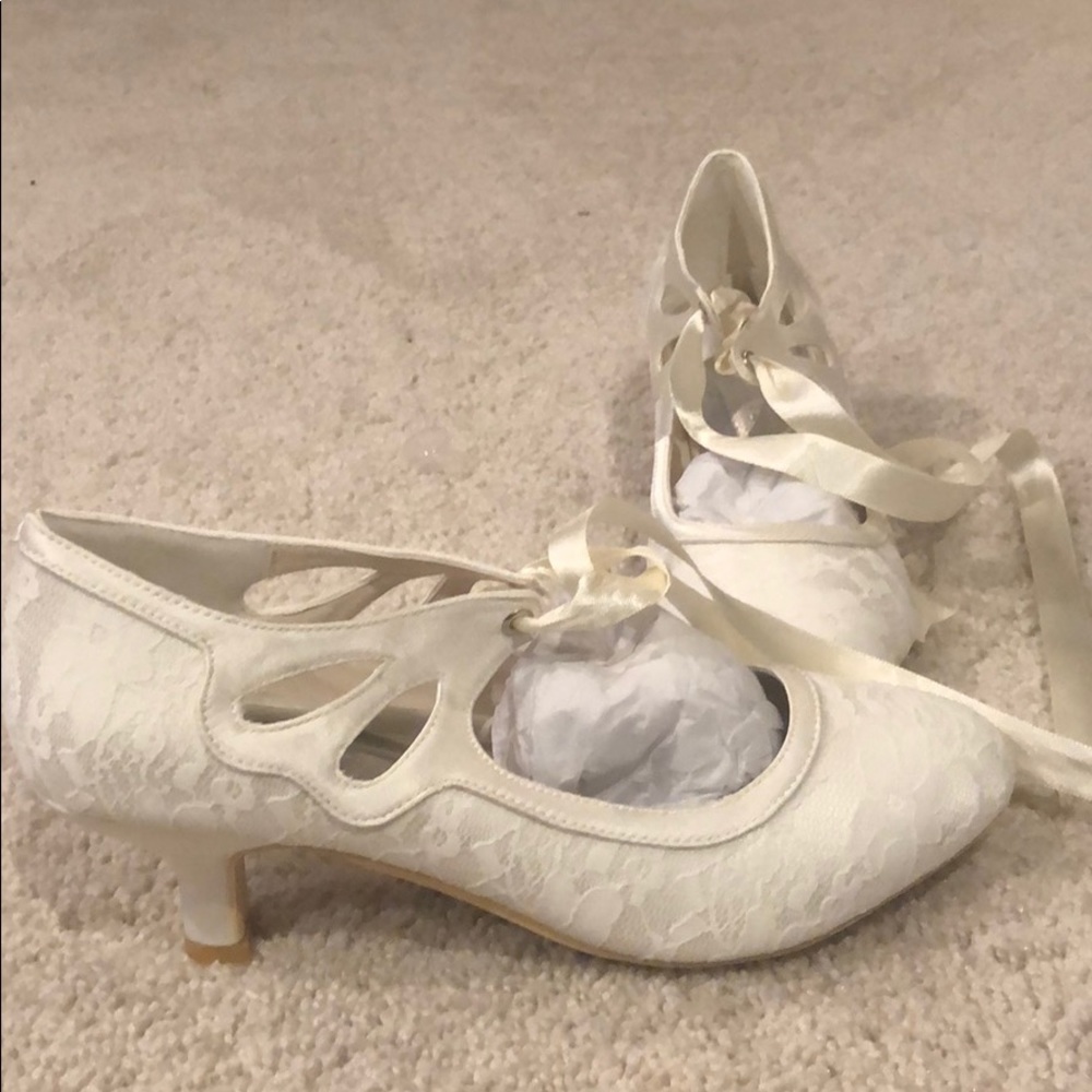 Mary Jane Closed Toe Low Heel Lace